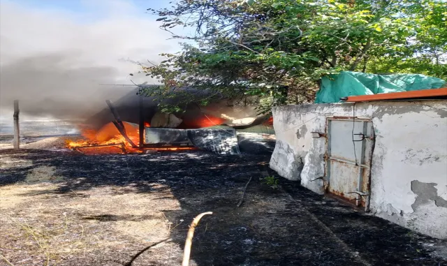Malatya'da buğday tarlasına sıçrayan yangın söndürüldü