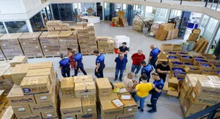 Mersin'de ruhsatsız takviye edici gıda üretilen tesis mühürlendi