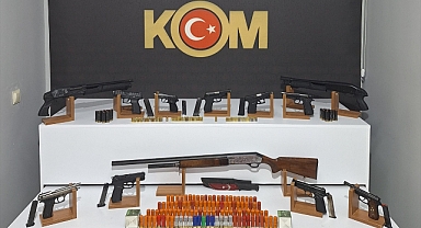 Niğde'de ruhsatsız silah operasyonunda 16 zanlı yakalandı
