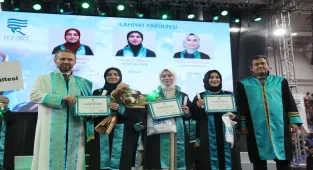 Recep Tayyip Erdoğan Üniversitesinde mezuniyet töreni düzenlendi