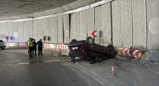 Samsun'da devrilen otomobildeki 5 kişi yaralandı