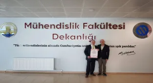 Trakya Üniversitesi'nde güneş panelleri temizliği için üretilen cihaz faydalı model belgesiyle tescillendi