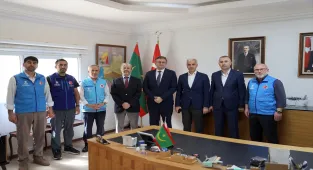 Türkiye Diyanet Vakfı heyeti, Nuakşot Büyükelçiliği Geçici Maslahatgüzarı Arabacı'yı ziyaret etti