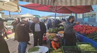 Ulaş'ta semt pazarı yeni yerinde kuruldu