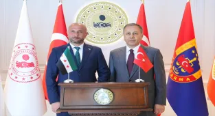 Bakan Yerlikaya, Suriye Acil Durum ve Afet Yönetimi Bakanı Salih'i kabul etti