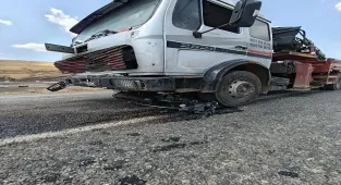 Bitlis'te ablasının düğün konvoyunda vinçle çarpışan motosikletin sürücüsü öldü