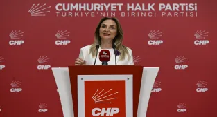 CHP Genel Başkan Yardımcısı Nazlıaka, yarım zamanlı çalışma hakkına ilişkin basın toplantısı düzenledi