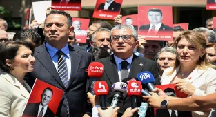 CHP'li milletvekilleri, TBMM'den Adalet Bakanlığına yürüdü