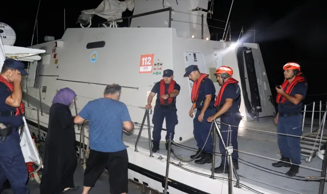Gökçeada ve Bozcaada'daki hastaların yardımına Sahil Güvenlik yetişti