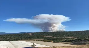 GÜNCELLEME 2 - Karabük'te ormanlık alanda çıkan yangına müdahale ediliyor