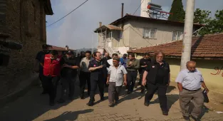 GÜNCELLEME 3 - İzmir'in Ödemiş ilçesindeki orman yangınına müdahale sürüyor