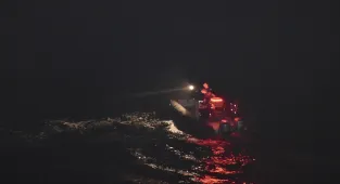 GÜNCELLEME - Antalya'da falezlerden denize düştüğü iddia edilen kişi aranıyor