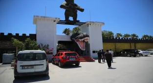 GÜNCELLEME - Manavgat'ta bir kişiyi yaralayan aslanın kaçtığı hayvan parkında denetim yapıldı