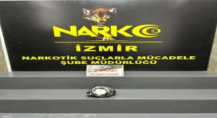 İzmir'de 4 kilo 52 gram uyuşturucu ele geçirildi, 2 kişi tutuklandı