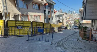 Kağıthane'de balkonu çöken bina tahliye edildi