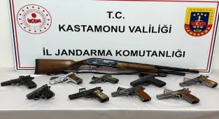 Kastamonu'da evinde 10 silah bulunan kişi gözaltına alındı