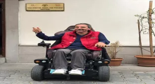 Nallıhan Engelsiz Yaşam Derneği Başkanı Kırmaz, azmiyle örnek oluyor