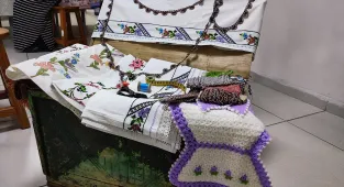 Sarıoğlan'da Sandıkta Unutulanlar sergisi açıldı