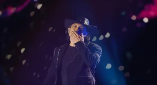 Şarkıcı Kıraç, Trabzon Kültür Yolu Festivali'nde konser verdi
