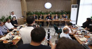 Sivas Belediye Başkanı Uzun, gazetecilerle bir araya geldi