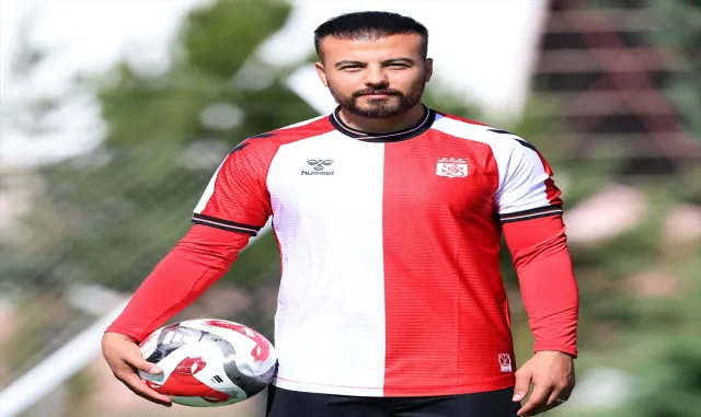 Sivasspor, deneyimli futbolcu Feyzi Yıldırım'ı transfer etti