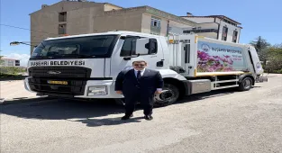 Suşehri'nde hibe edilen çöp toplama kamyonu hizmete alındı
