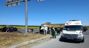 Tekirdağ'da iki otomobil çarpıştı, 9 kişi yaralandı