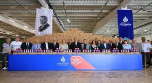Zeytinburnu'nda İstanbul Vakfı Kurban Bağış Kampanyası Konserve Dağıtımı düzenlendi