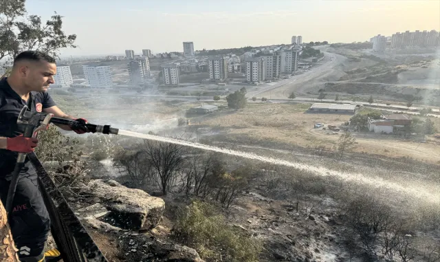 Adana'da ağaçlık ve çalılık alanda çıkan yangın söndürüldü