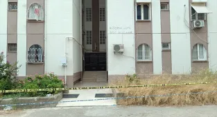 Adana'da merdiveni çöken apartmanda mahsur kalan 20 kişiyi itfaiye kurtardı