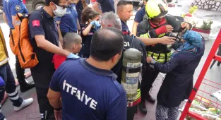 Bolu'da yangın çıkan apartmanda mahsur kalan 2 kişi kurtarıldı