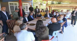 CHP Genel Başkanı Özgür Özel'den eski TEB Genel Sekreteri Çağlar'a taziye ziyareti