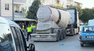 Çorum'da silobas dorse takılı tırın çarptığı çocuk hayatını kaybetti