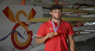 Dünya şampiyonu olan genç milli kürekçi Enes Biber'in hedefi daha büyük başarılar