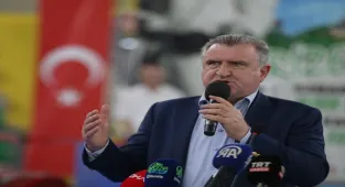 Gençlik ve Spor Bakanı Osman Aşkın Bak, Karadeniz-Hazar Ülkeleri Karate Şampiyonası'nın açılışına katıldı: 