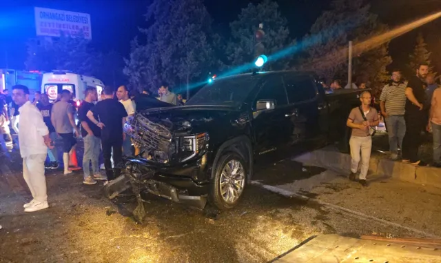 GÜNCELLEME - Bursa'da kamyonet ile ambulansın çarpıştığı kazada ölen kadının cenazesi defnedildi