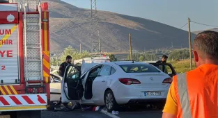 GÜNCELLEME - Erzurum'da iki otomobilin çarpıştığı kazada 4 kişi öldü, 4 kişi yaralandı