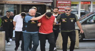 GÜNCELLEME - Eskişehir'de 2 kişinin öldüğü, 1 kişinin yaralandığı silahlı kavgaya ilişkin 4 zanlı tutuklandı