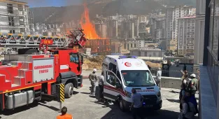 GÜNCELLEME - Kahramanmaraş'ta lojmanda çıkan yangın kontrol altına alındı