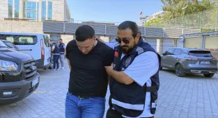 GÜNCELLEME - Samsun'da CHP'nin delege seçiminde çıkan kavgada bir kişinin darbedilmesiyle ilgili 2 zanlı tutuklandı