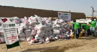 İHH'den Afganistan'da ihtiyaç sahiplerine 1100 gıda paketi yardımı