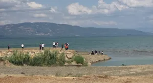 İznik Gölü'nde kaybolan 6 yaşındaki çocuk için arama çalışması yürütülüyor