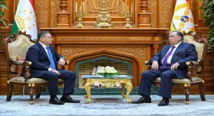 Kazakistan ve Tacikistan'dan bölgesel çıkarların ön planda tutulması vurgusu