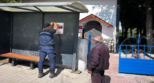 Kırşehir'de jandarma, afiş ve posterlerle vatandaşı yangınlara karşı uyardı