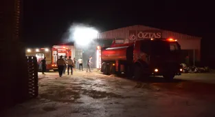 Manisa'da kereste fabrikasında çıkan yangın kontrol altına alındı