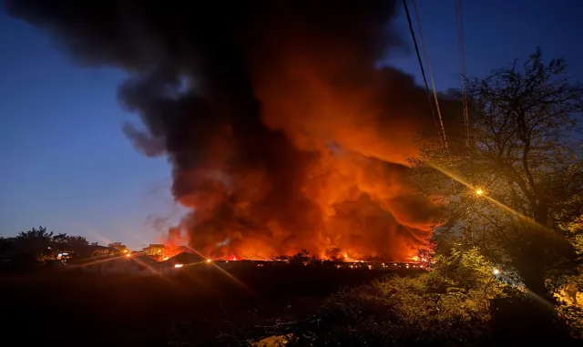 Sakarya'da boyahanede çıkan yangına müdahale ediliyor