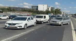 Silivri'de zincirleme trafik kazasında 3 kişi yaralandı