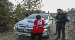 Türk Kızılay orman yangınlarıyla mücadeleye desteğini sürdürüyor
