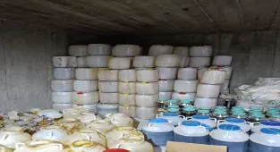 Ağrı'da 5 ton 709 kilogram etiketsiz pekmez ele geçirildi