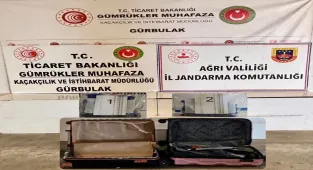 Ağrı'da valiz içerisine uyuşturucu gizleyen 2 şüpheli yakalandı